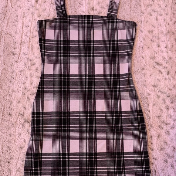 H&M Short Bodycon Jersey Dress - Picture 2 of 3